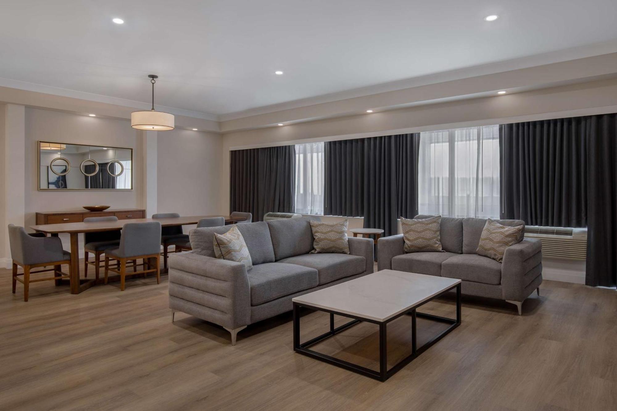 Doubletree By Hilton London Hotel Buitenkant foto